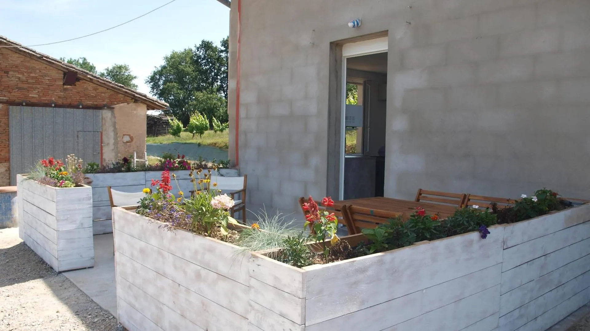 Aparthotel Gite De Codeval Fronton Frankreich